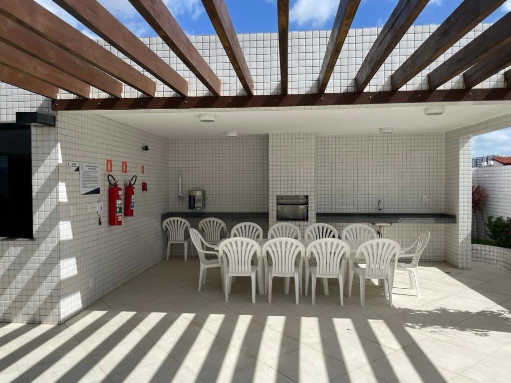 Ap Dos Sonhos!!! Otima Localizacao. Varanda Com Chuveiro Privativo. Apartamento