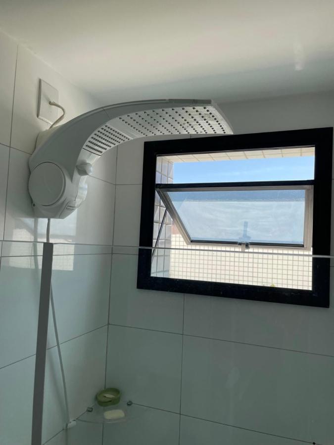 Apartamento Ap Dos Sonhos!!! Otima Localizacao. Varanda Com Chuveiro Privativo. *